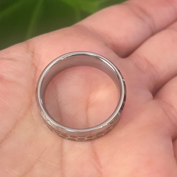 8MM HONEYCOMB CUT TUNGSTEN WEDDING BAND RING - Picture 4 of 11